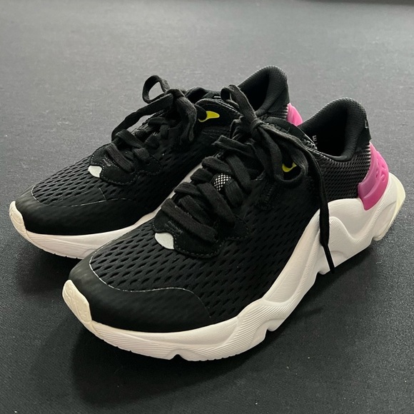 SOREL Kinetic Renegade Mesh Sneaker size 7 - Picture 1 of 9